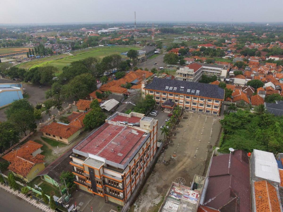 Hotel Wiwi Perkasa 2 Indramayu Eksteriør bilde